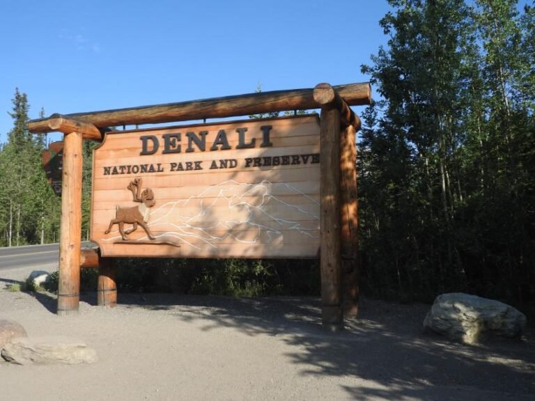 Alaska Travel Highlights for First-Time Visitors: Easy Trails, Scenic Views & Wildlife Encounters 2 Denali national park gate