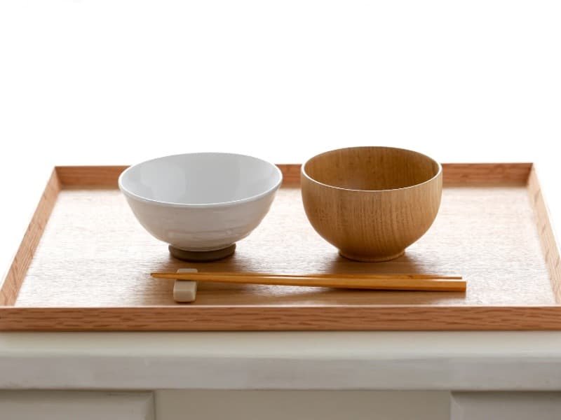 Useful Japanese Etiquette for Tourists: Essential Tips Before You Visit 13 Japanese rice bowls