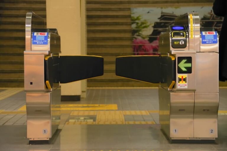 How to Use the Train in Tokyo as a Tourist: Step-by-Step Travel Guide 5