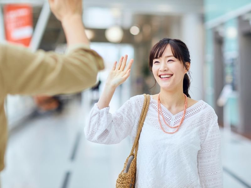 5 Useful Japanese Words For Travelers (Like "Sumimasen"(すみません)) 5 Konnichiwa image