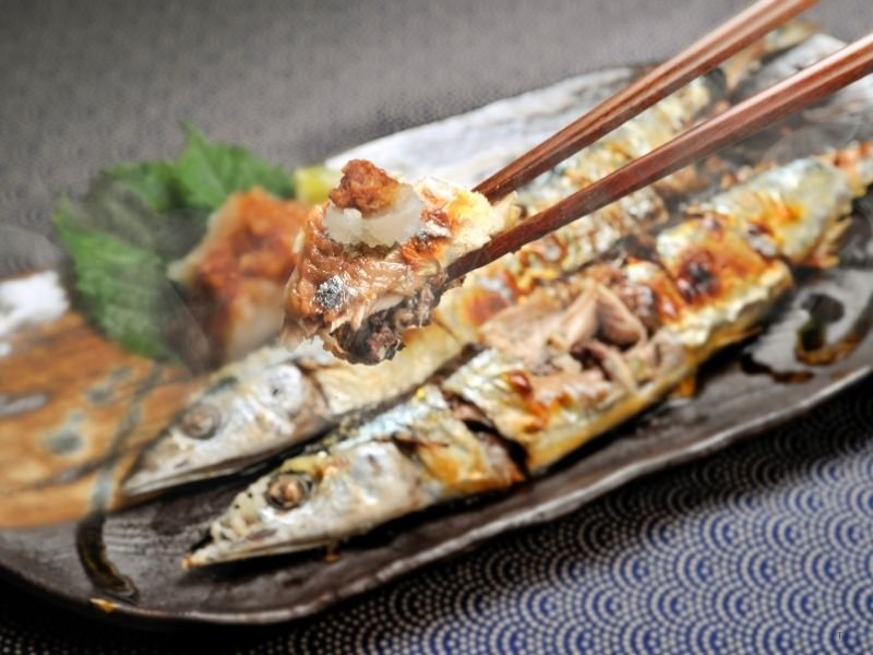 Delicious Japanese Seasonal Food Guide: Eat Like a Local in Japan 28 Grilled sanma Japanese seasonal food