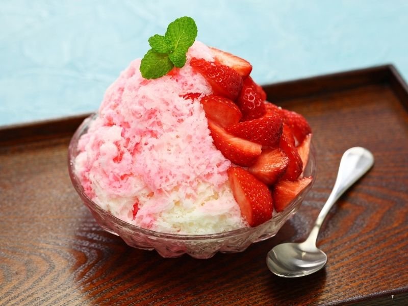 Delicious Japanese Seasonal Food Guide: Eat Like a Local in Japan 26 Kakigori Japanese seasonal food-Ichigo