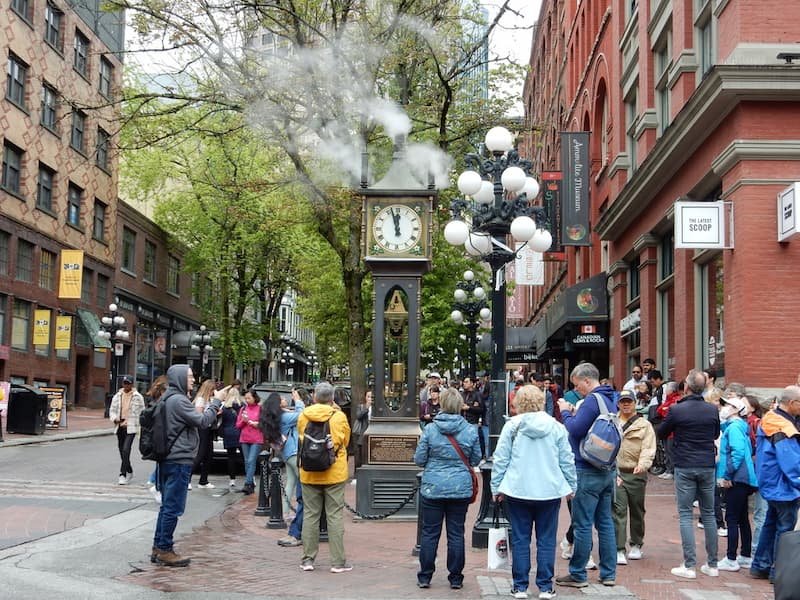 Unforgettable Seattle Vancouver Victoria Road Trip : 8 Day Itinerary 2 Gas town Steam Clock Vancouver Canada