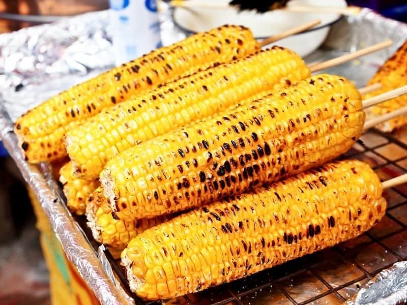 Delicious Japanese Seasonal Food Guide: Eat Like a Local in Japan 22 Grilled corn Japan
