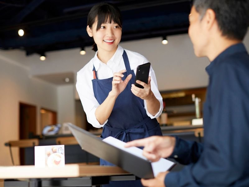 How to Eat At A Restaurant In Japan: A Perfect Guide For First-Time Visitors 21 Order in a restaurant image