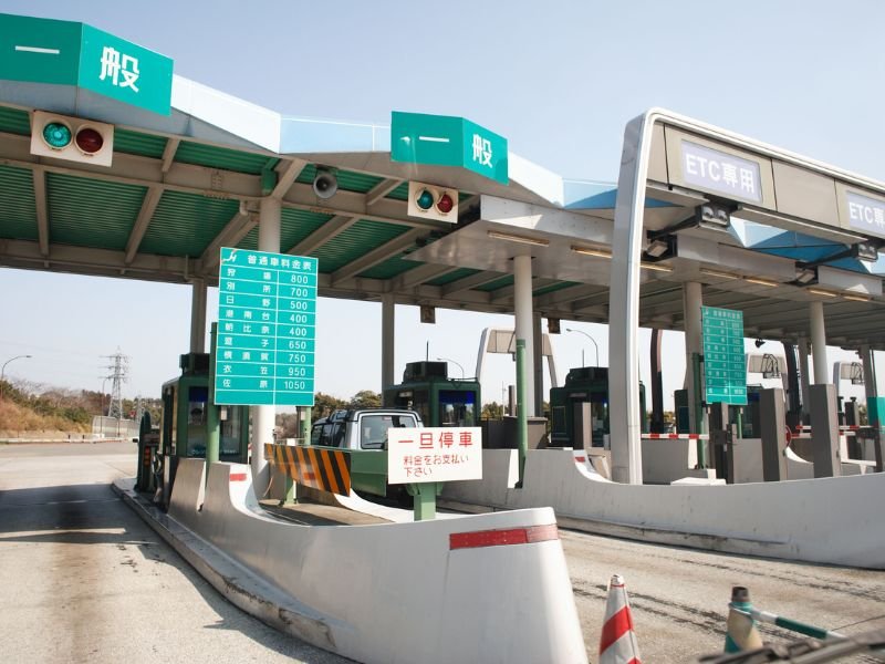 Japanese Expressways vs American Interstates: Useful Driving Tips & Key Differences 5 highway gate in Japan